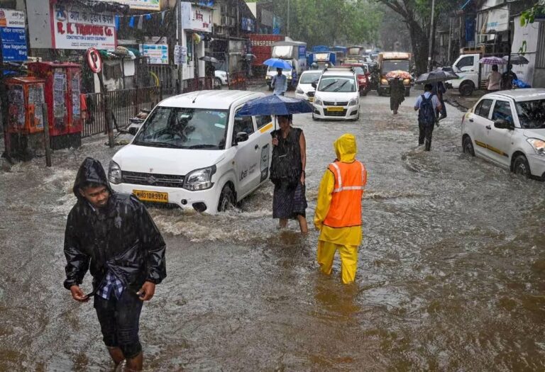 Heavy Rain Hits Mumbai: Red Alert Issued as Flooding Occurs