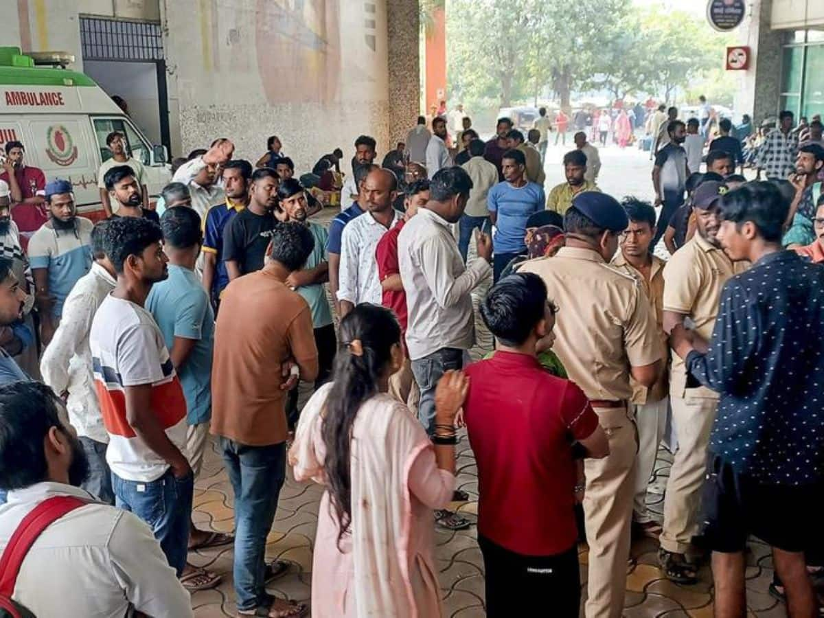 Bandra Stampede: Passengers Rush for Second Train After 16-Hour Delay