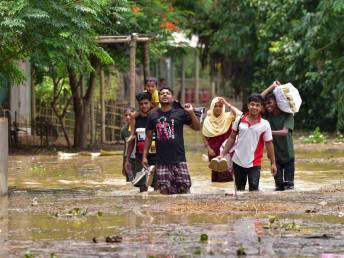 Cyclone Dana Update: Odisha Landfall Tonight, Heavy Rain and Wind Alert, Over 550 Trains Affected