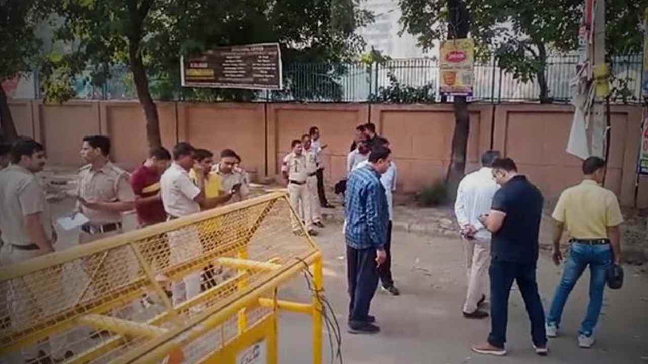 Delhi Blast Near CRPF School: Damage Reported but No Injuries - Full Incident Details