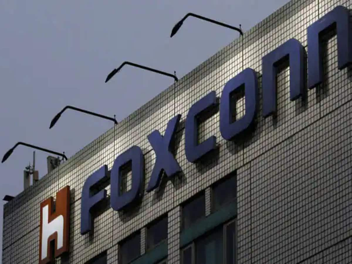 Foxconn to Invest Up to 424 Crore in HCL Semiconductor Joint Venture