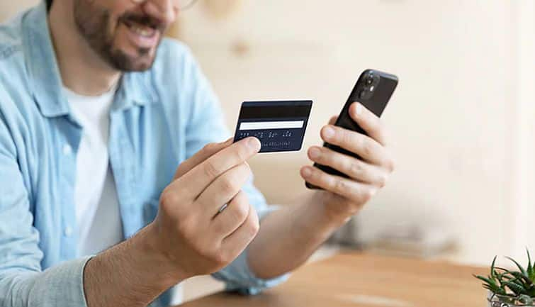 ICICI Bank and MakeMyTrip Launch Co-Brand Credit Card for Frequent Travelers: Should You Get It?