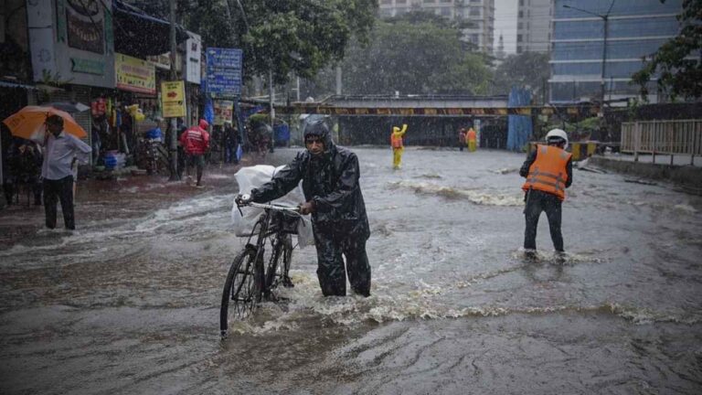 Mumbai Weather Alert: IMD Issues Warning for Heavy Rainfall and Thunderstorms in Specific Areas