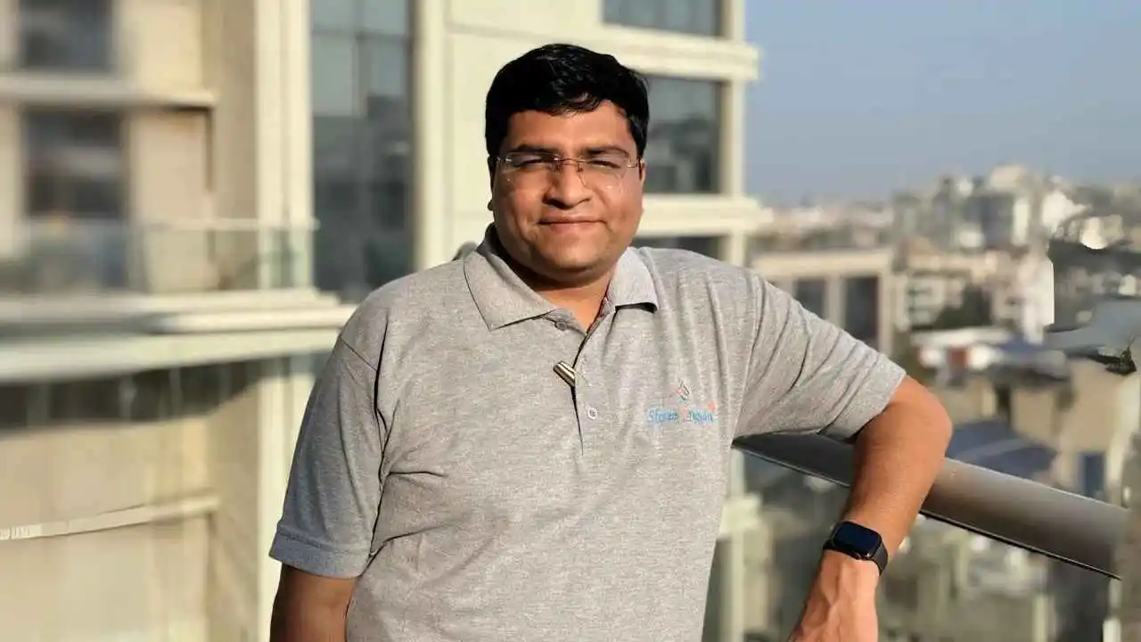 From ₹20,000 to ₹7 Crore, Meet the Ahmedabad Innovator Behind India’s Bulk SMS Revolution