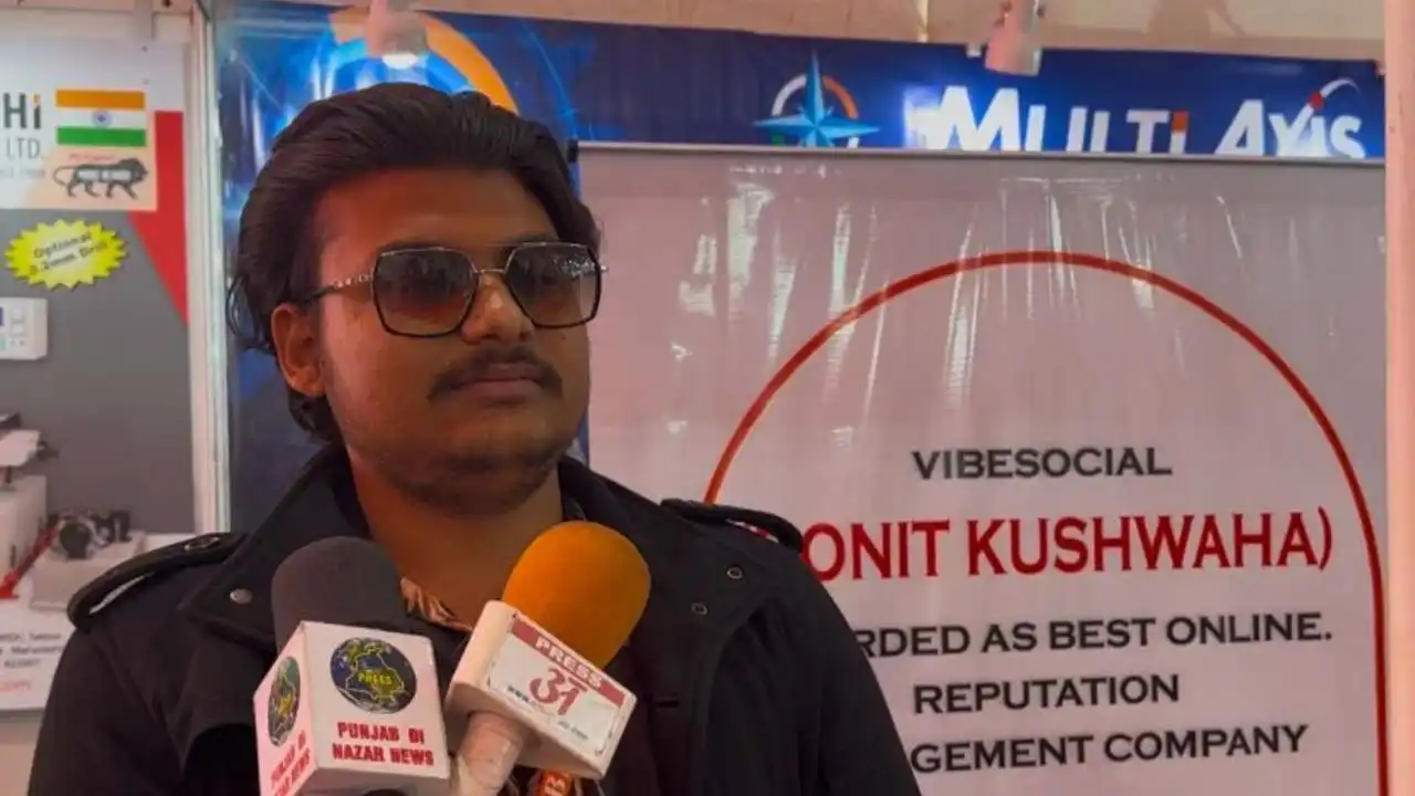 Ronit kushwaha, vibesocial, rapidreviews, machauto,