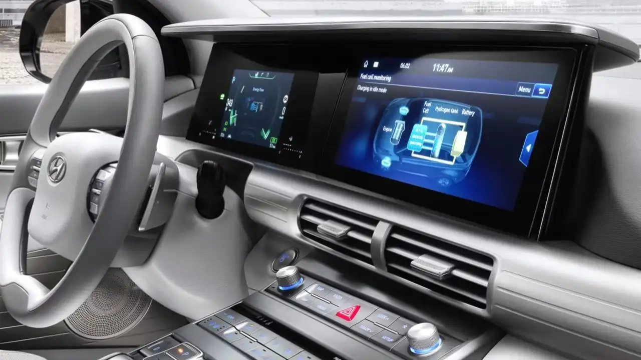 Hyundai Launches Hydrogen Electric Car with 700 km Range – See the Impressive Speed
