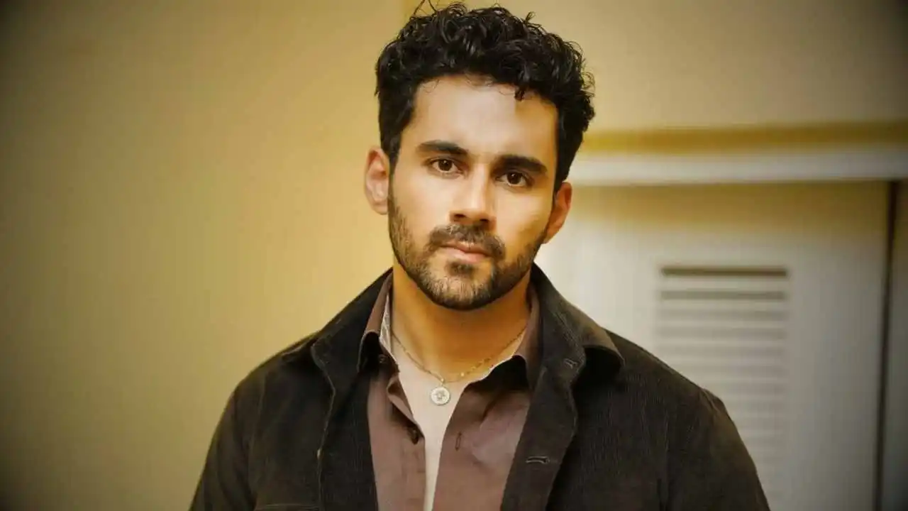 Who is Abhishek Bajaj in Bigg Boos (2025)? Check her Net Woth, Age, Bio, Wife, Wiki