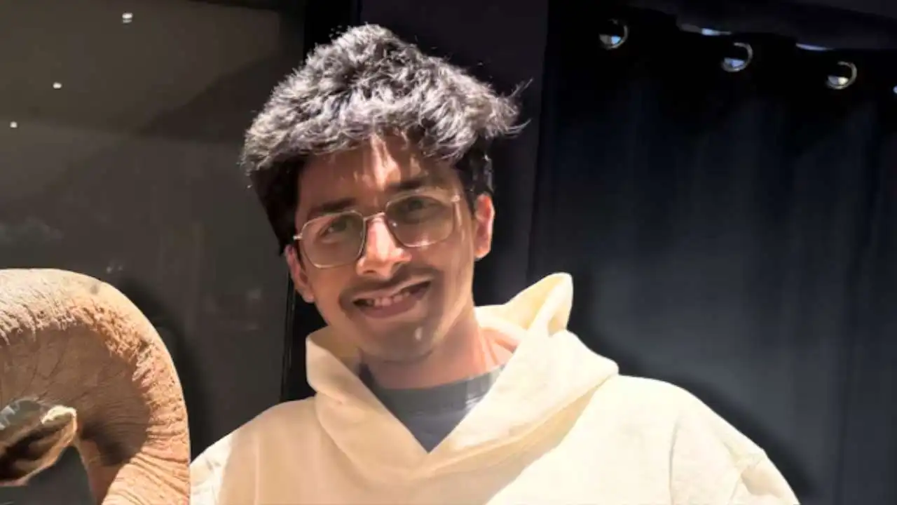 Dhravya Shah, AI startup India, teen entrepreneur, IIT dropout, Supermemory AI, $3 million funding, Silicon Valley investor, O-1 visa, young innovator, tech news India