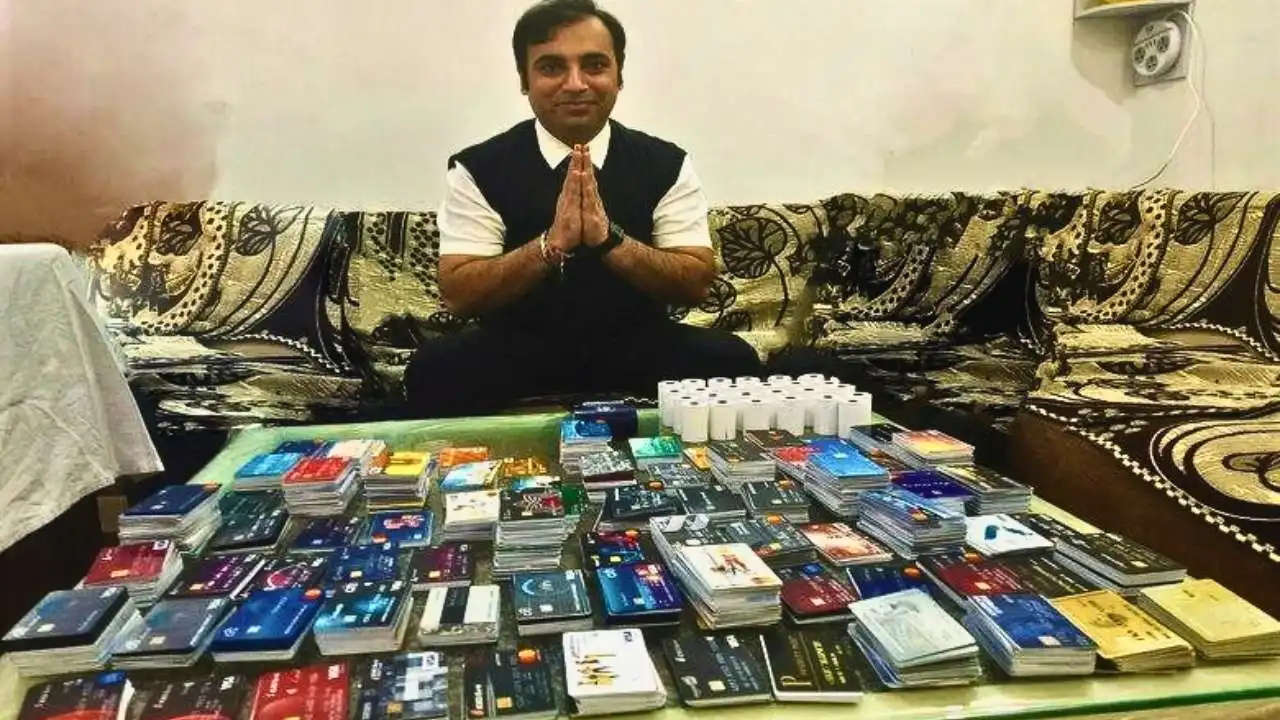 Meet Manish Dhameja, India’s Guinness World Record Holder for 1,638 Credit Cards