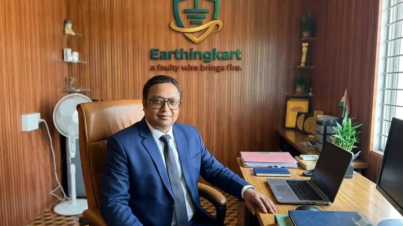 Earthingkart, Dr Natwar Loyalka